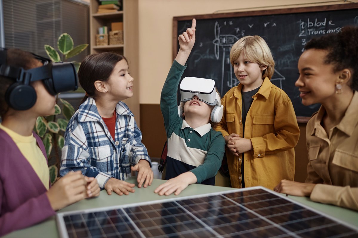 Digital Friendships: Navigating Virtual Connections