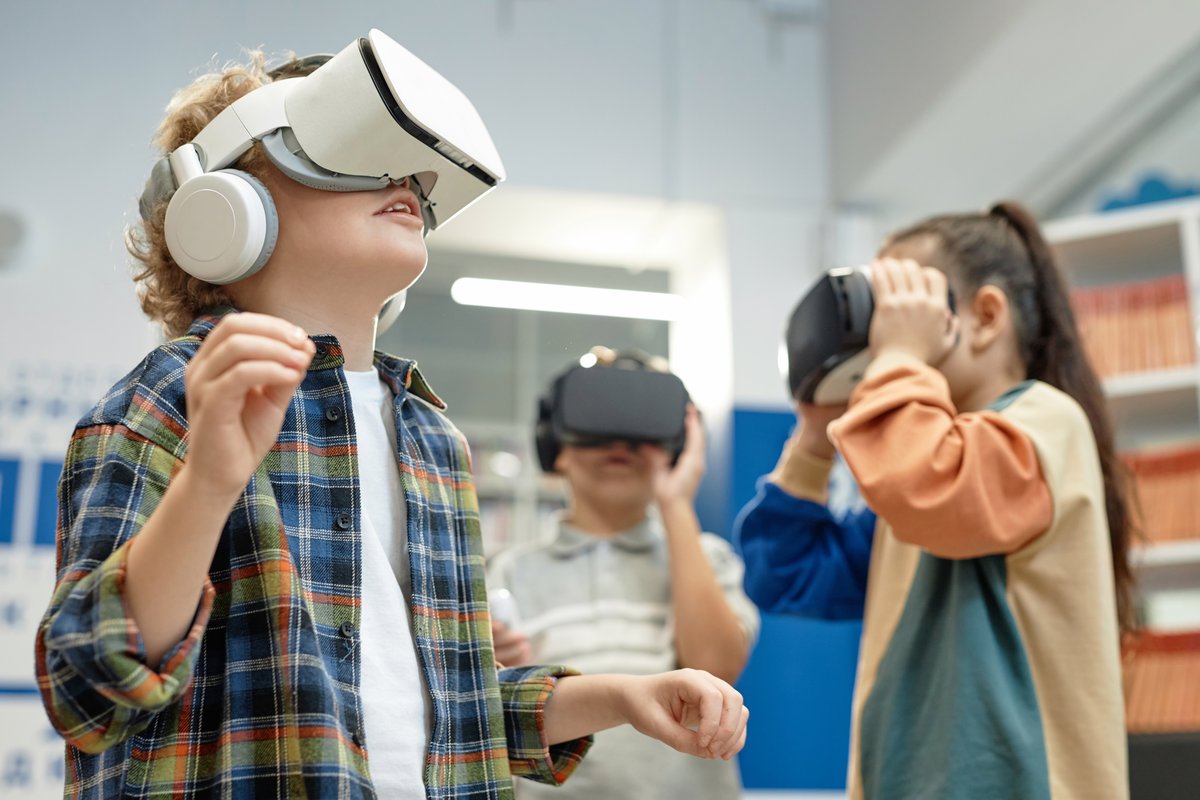 Parenting in the Digital Age: Navigating New Norms