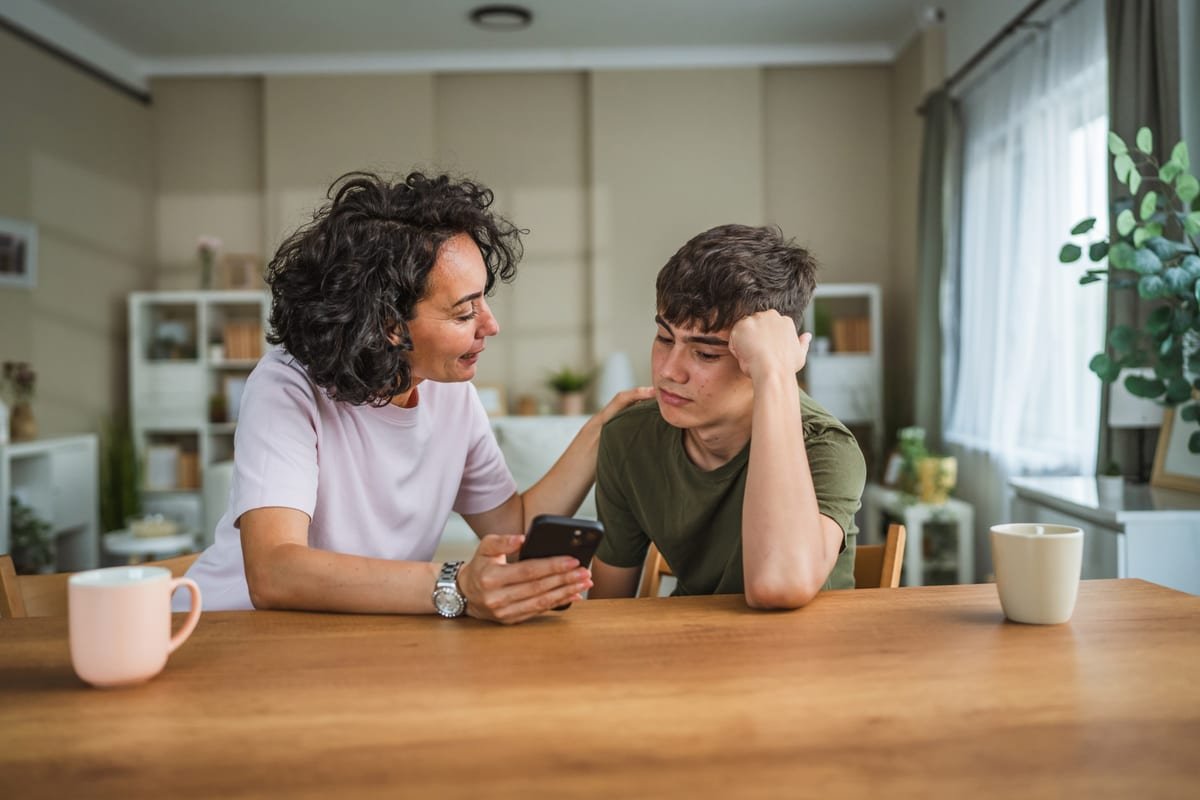Parenting in the Digital Age: Navigating New Norms